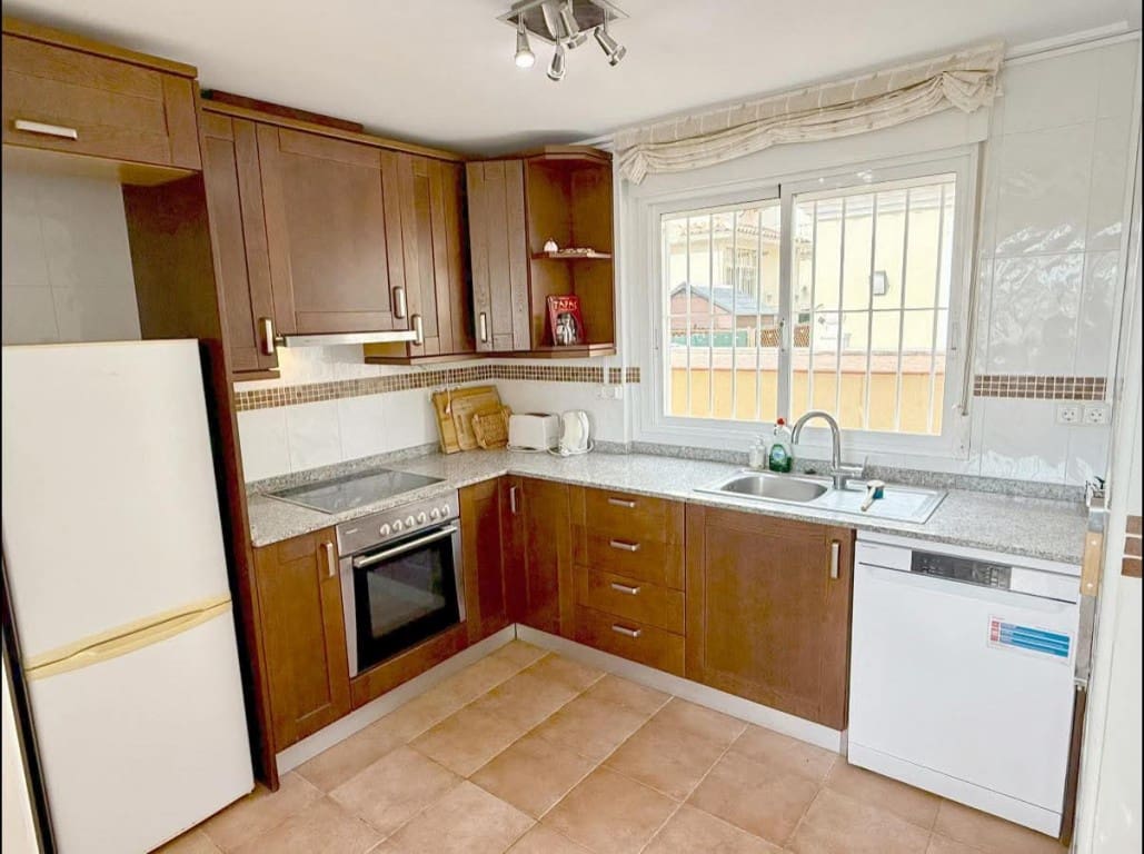 4 soverom Villa til salgs i Orihuela Costa med svømmebasseng - € 349 000 (Ref: 9731295)