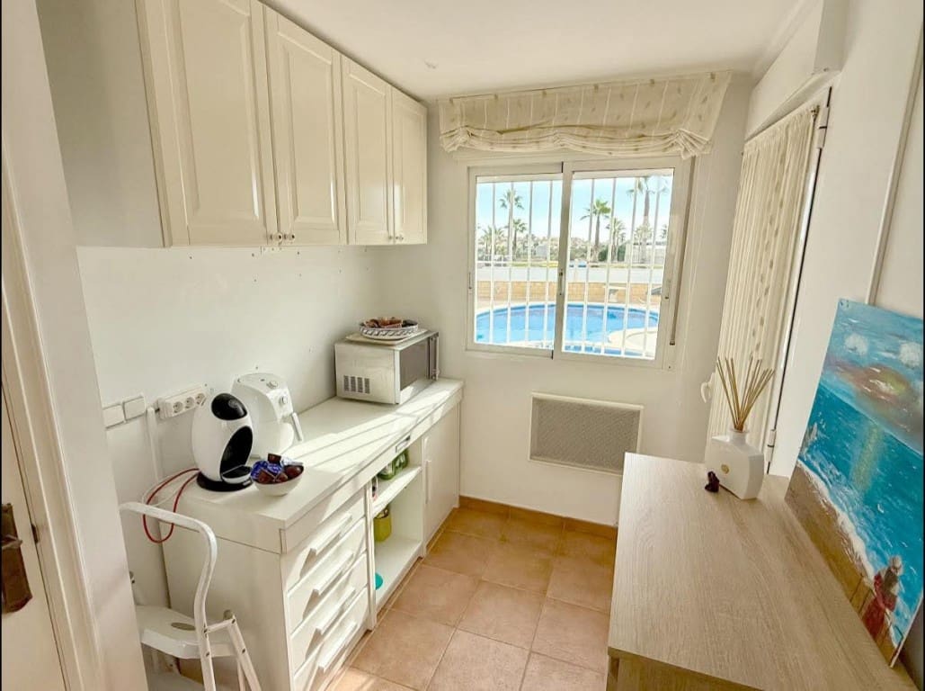 4 soverom Villa til salgs i Orihuela Costa med svømmebasseng - € 349 000 (Ref: 9731295)