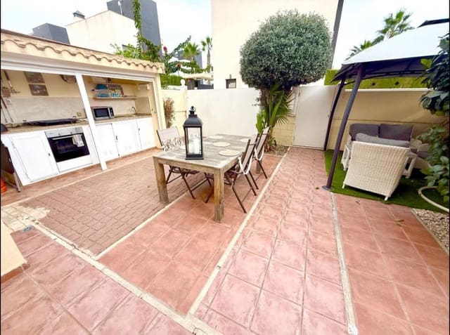 4 soverom Villa til salgs i Lomas de Cabo Roig - Los Dolses, Orihuela med svømmebasseng - € 349 000 (Ref: 9731295)