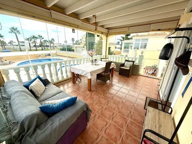 4 soverom Villa til salgs i Lomas de Cabo Roig - Los Dolses, Orihuela med svømmebasseng - € 349 000 (Ref: 9731295)