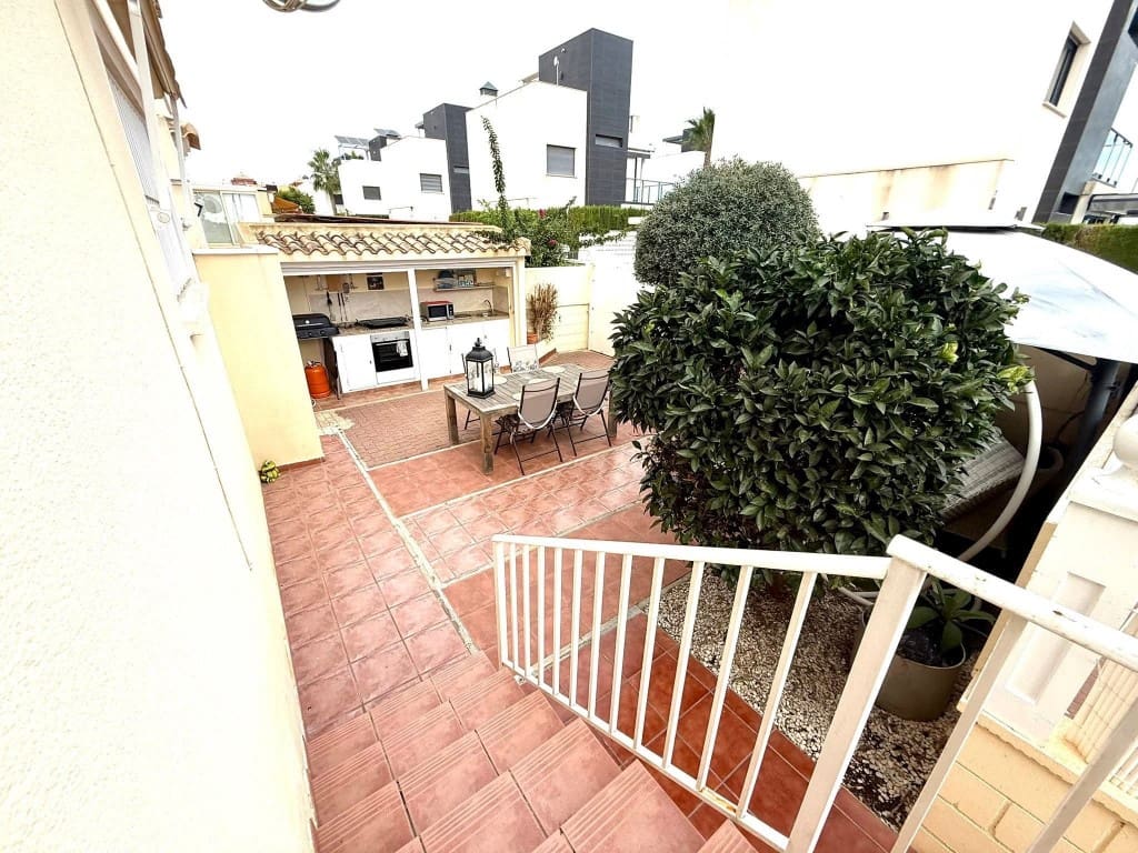 4 soverom Villa til salgs i Orihuela Costa med svømmebasseng - € 349 000 (Ref: 9731295)