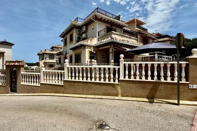 Chalet de 3 habitaciones en Villamartin, Orihuela en venta con piscina - 249.000 € (Ref: 9731297)