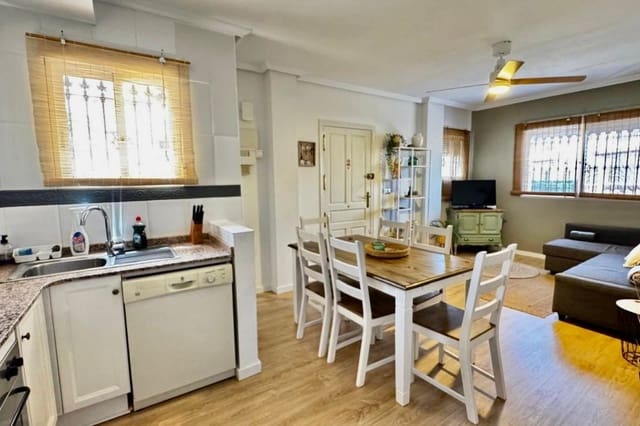 Chalet de 3 habitaciones en Villamartin, Orihuela en venta con piscina - 249.000 € (Ref: 9731297)