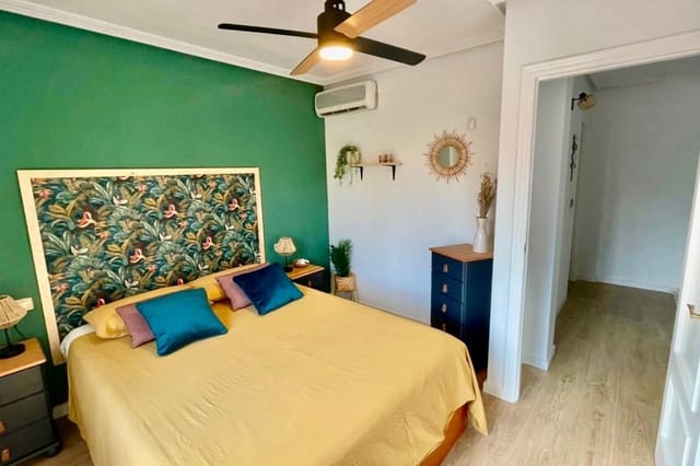 Chalet de 3 habitaciones en Villamartin, Orihuela en venta con piscina - 249.000 € (Ref: 9731297)