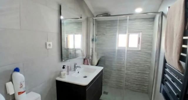 3 quarto Moradia para venda em La Florida, Orihuela com piscina - 269 950 € (Ref: 9733625)