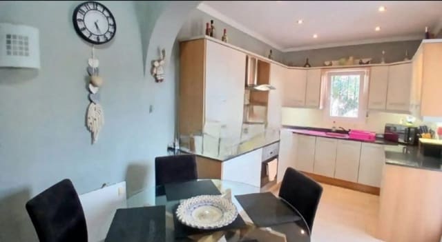 3 quarto Moradia para venda em La Florida, Orihuela com piscina - 269 950 € (Ref: 9733625)