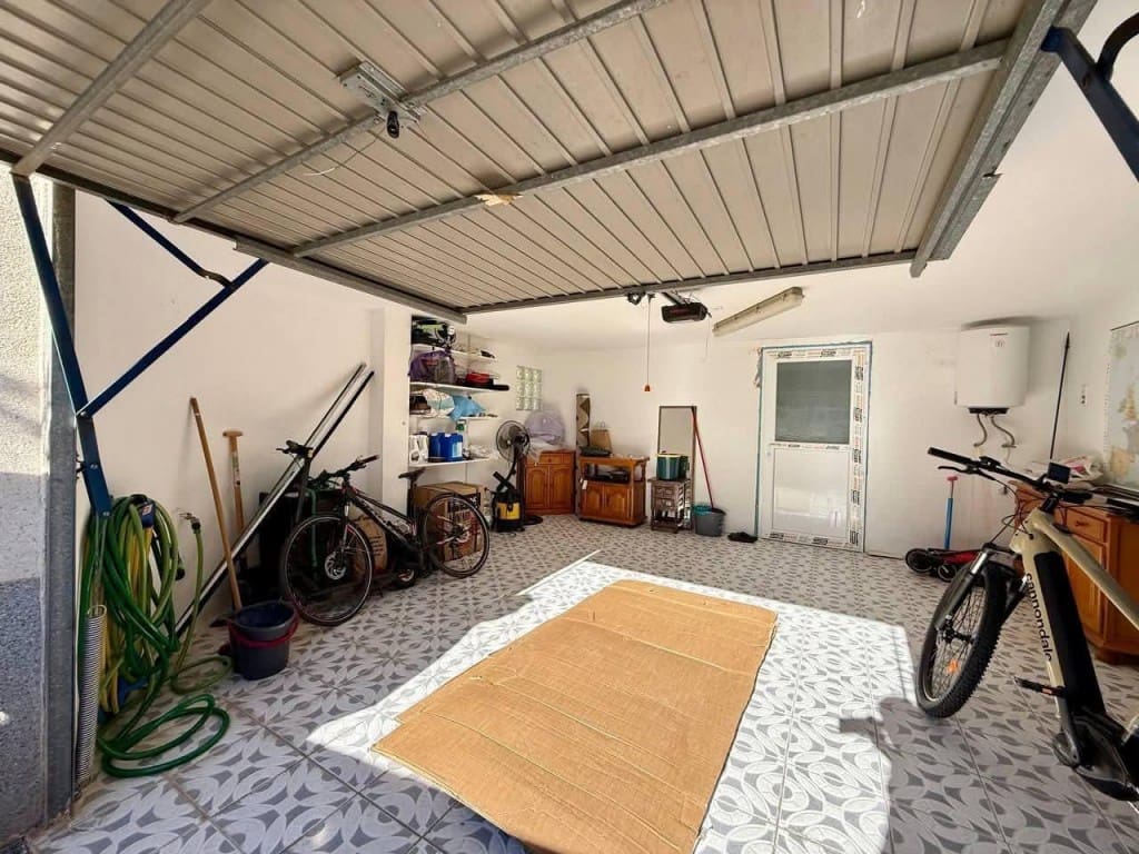 Chalet de 4 habitaciones en Playa Flamenca en venta con piscina - 359.900 € (Ref: 9736001)