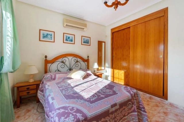 3 makuuhuone Huvila myytävänä paikassa Villamartin, Orihuela mukana uima-altaan - 285 000 € (Ref: 9744309)