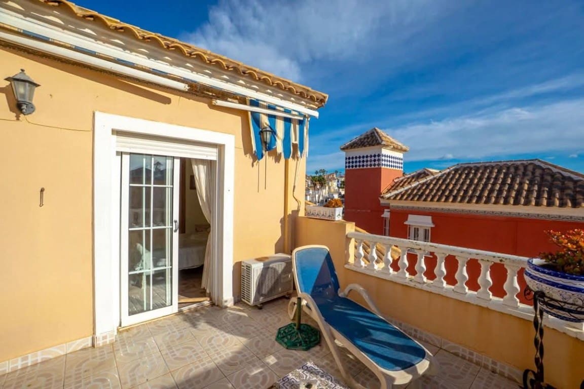 3 makuuhuone Huvila myytävänä paikassa Villamartin mukana uima-altaan - 285 000 € (Ref: 9744309)