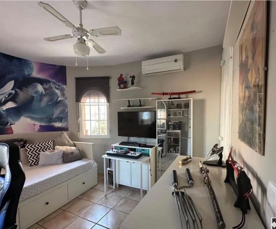 3 Zimmer Villa zu verkaufen in Playa Flamenca mit Pool - 285.000 € (Ref: 9781256)