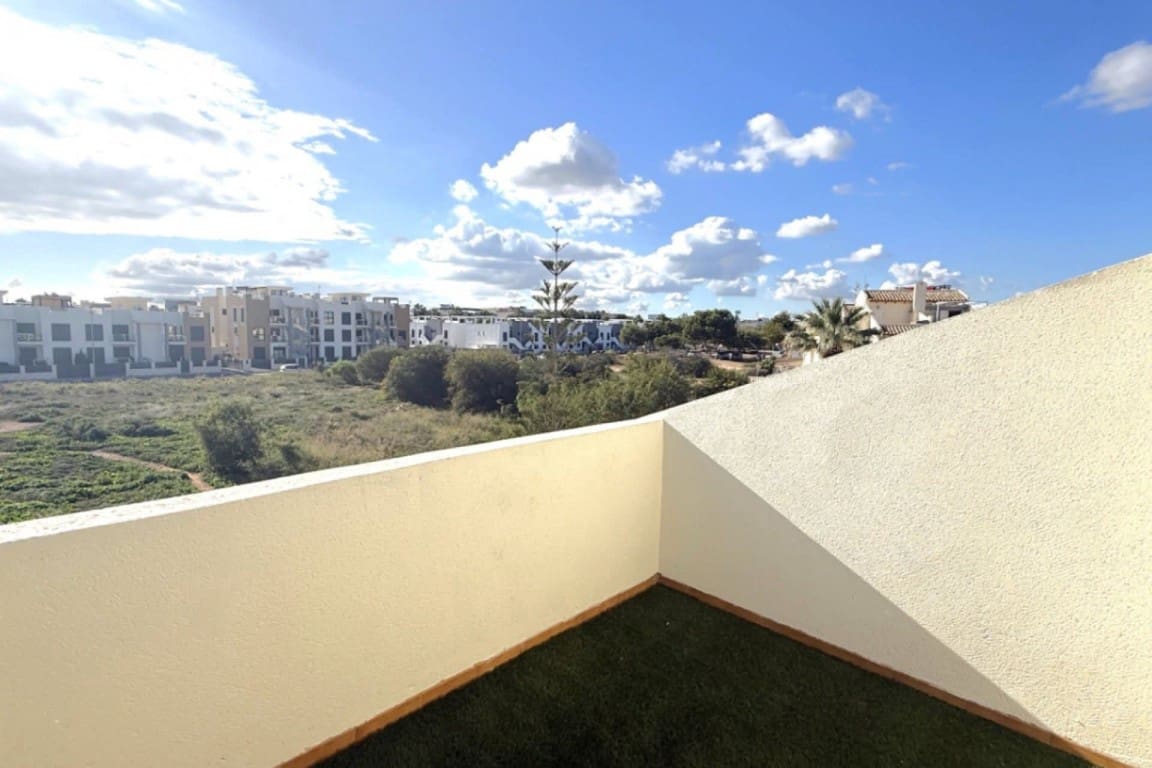 2 bedroom Villa for sale in La Zenia with pool - € 339,000 (Ref: 9781257)