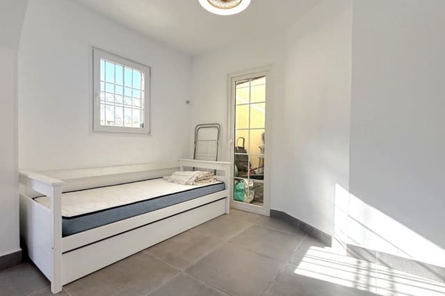 2 soveværelse Villa til salg i La Zenia, Orihuela med swimmingpool - € 339.000 (Ref: 9781257)