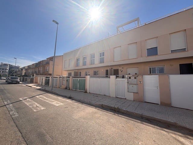 3 chambre Maison de Ville à vendre à Playa Flamenca avec piscine - 189 000 € (Ref: 9781258)