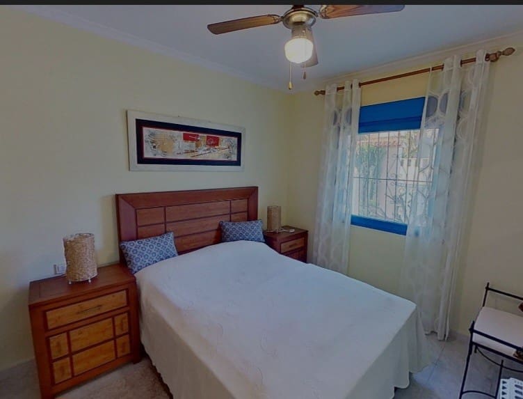 2 bedroom Villa for sale in La Florida with pool - € 279,900 (Ref: 9781413)