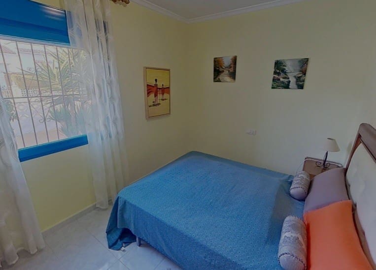 2 bedroom Villa for sale in La Florida with pool - € 279,900 (Ref: 9781413)