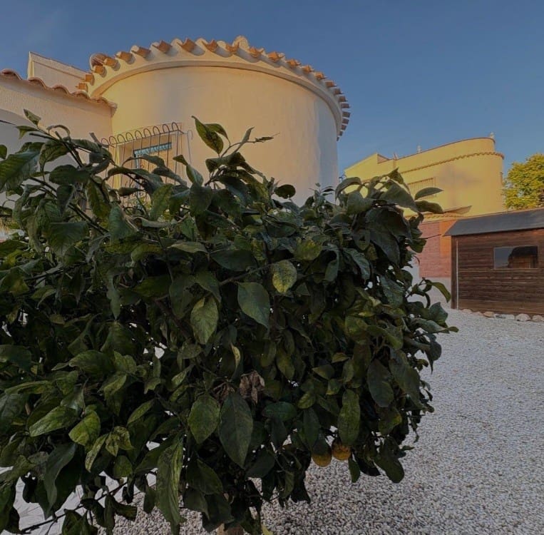 2 bedroom Villa for sale in La Florida with pool - € 279,900 (Ref: 9781413)