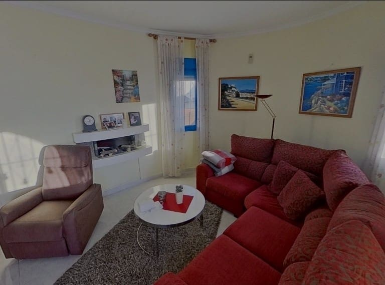 2 bedroom Villa for sale in La Florida with pool - € 279,900 (Ref: 9781413)