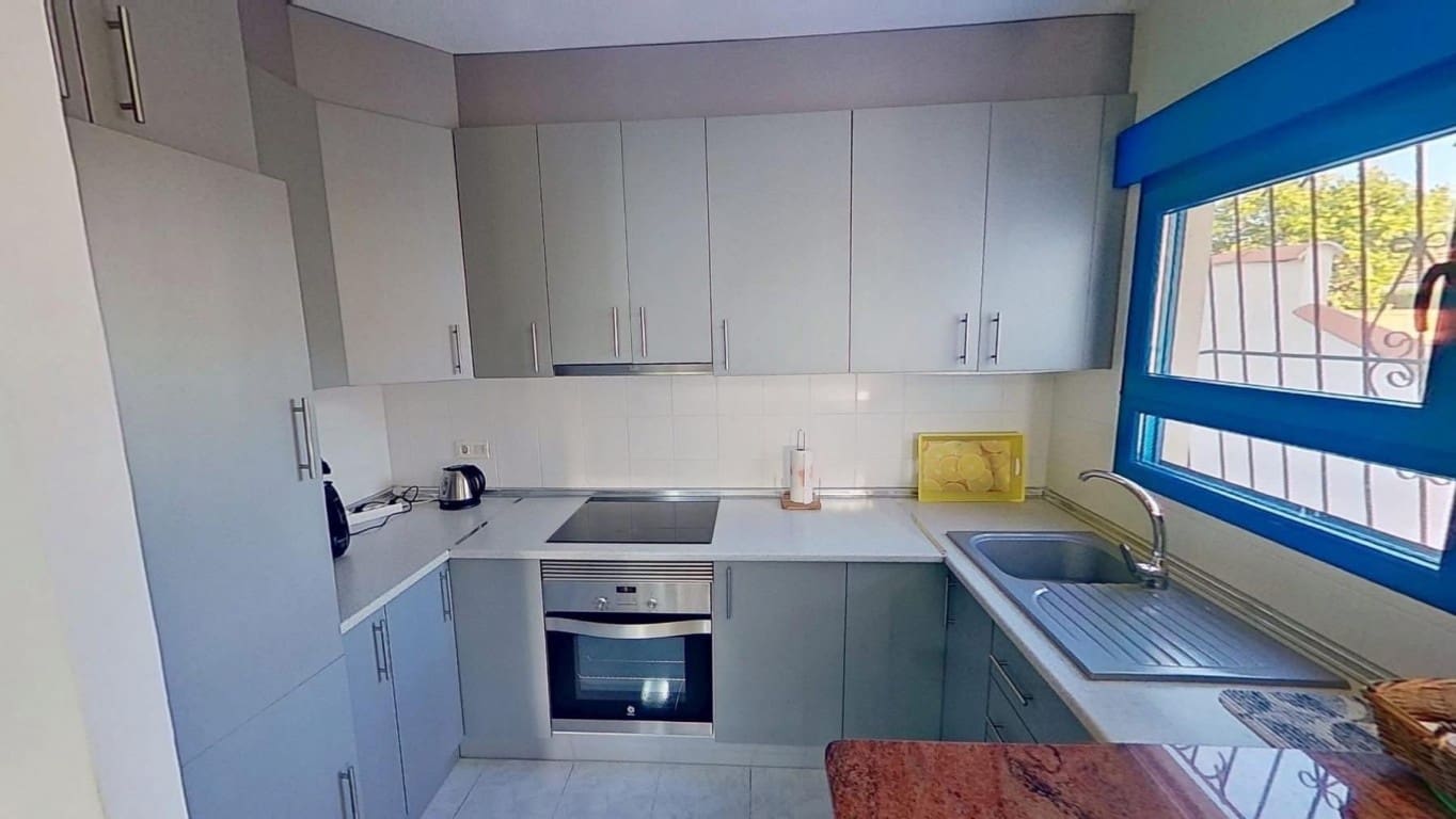 2 quarto Moradia para venda em La Florida com piscina - 260 000 € (Ref: 9781413)