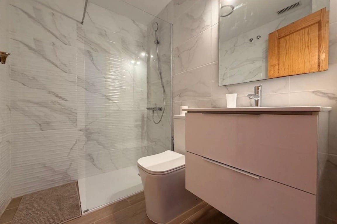 2 makuuhuone Huoneisto myytävänä paikassa Villamartin mukana uima-altaan - 154 000 € (Ref: 9781414)