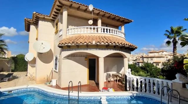 3 soveværelse Villa til salg i La Zenia, Orihuela med swimmingpool - € 349.000 (Ref: 9784517)