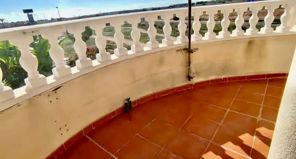 3 bedroom Villa for sale in La Zenia with pool - € 349,000 (Ref: 9784517)