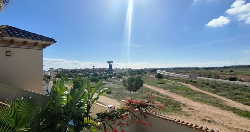 3 bedroom Villa for sale in La Zenia with pool - € 349,000 (Ref: 9784517)