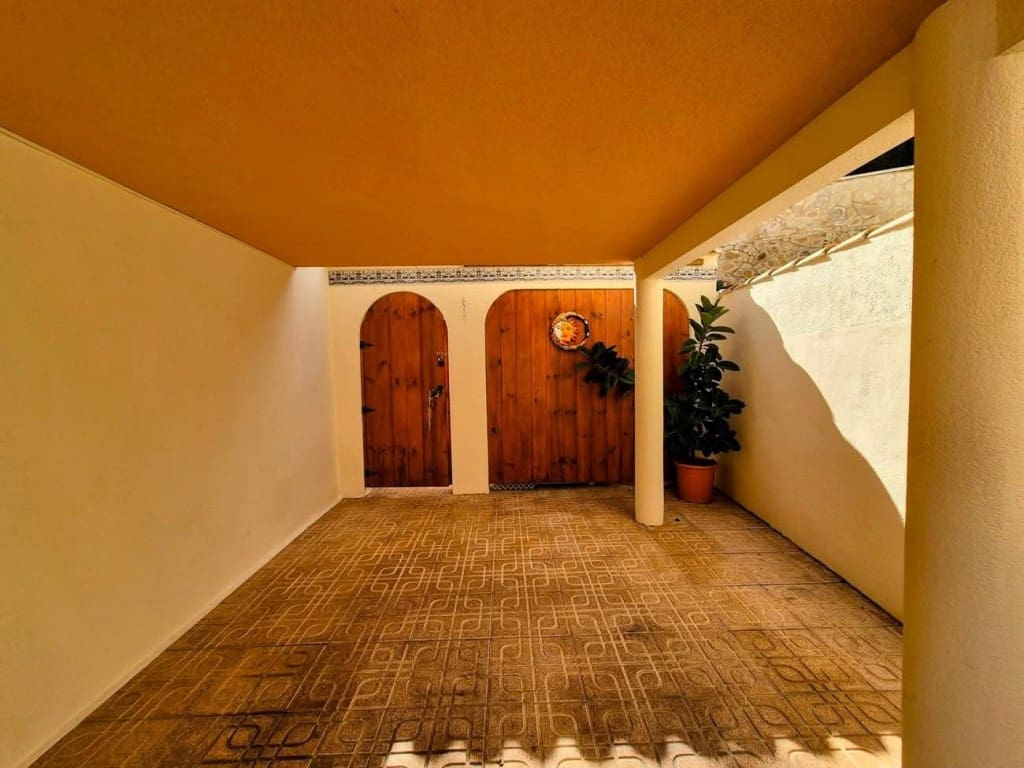 3 quarto Moradia para venda em Villamartin com piscina - 269 900 € (Ref: 9800964)