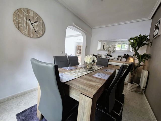 3 quarto Moradia para venda em Villamartin, Orihuela com piscina - 269 900 € (Ref: 9800964)