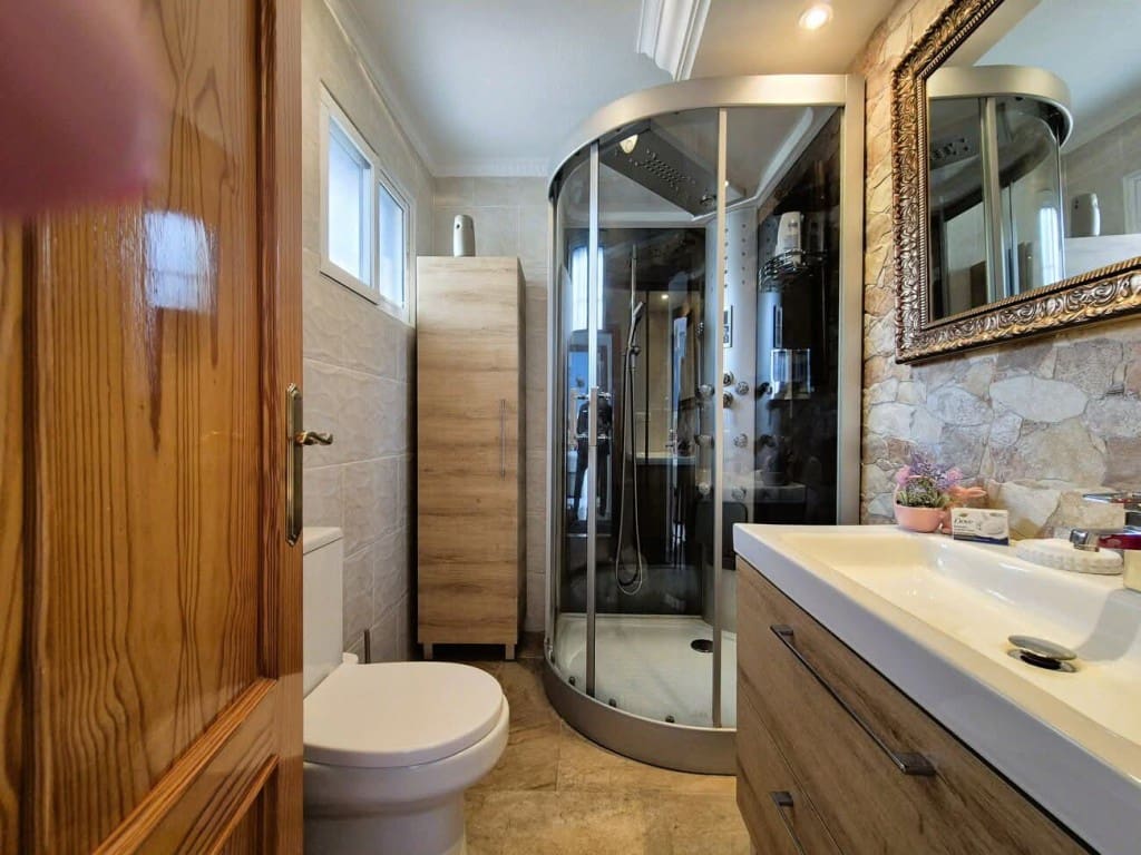 3 quarto Moradia para venda em Villamartin com piscina - 269 900 € (Ref: 9800964)