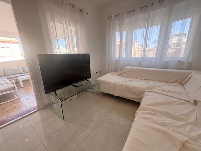 2 bedroom Villa for sale in Playa Flamenca with pool - € 245,000 (Ref: 9823660)