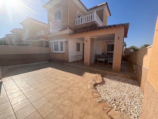 2 soveværelse Villa til salg i Playa Flamenca, Orihuela med swimmingpool - € 245.000 (Ref: 9823660)