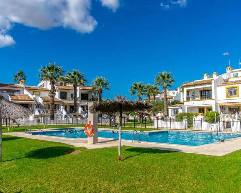 3 soveværelse Lejlighed til salg i Villamartin med swimmingpool - € 199.000 (Ref: 9823661)