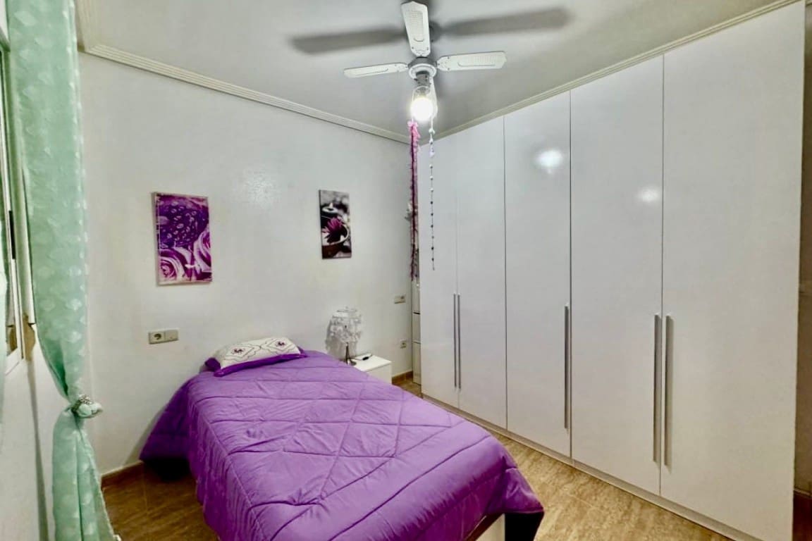 2 soveværelse Rækkehus til salg i Playa Flamenca med swimmingpool - € 174.900 (Ref: 9823662)