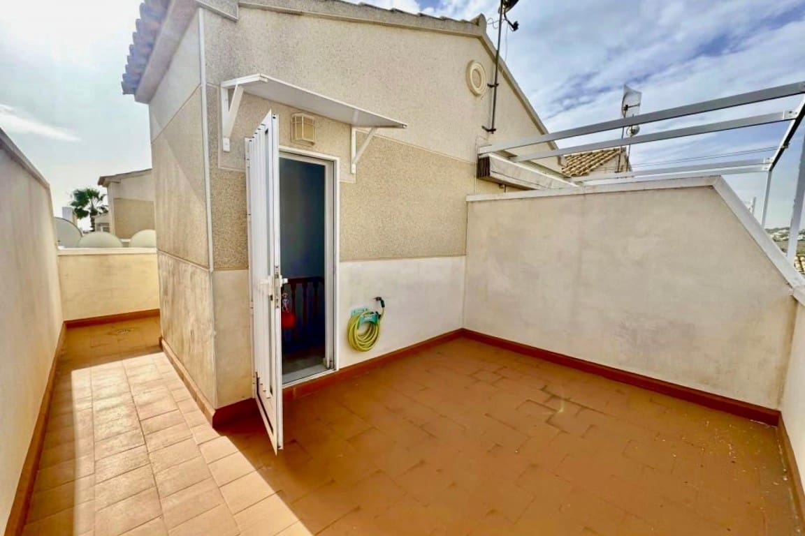 2 soveværelse Rækkehus til salg i Playa Flamenca med swimmingpool - € 174.900 (Ref: 9823662)