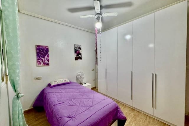2 soveværelse Rækkehus til salg i Playa Flamenca, Orihuela med swimmingpool - € 174.900 (Ref: 9823662)