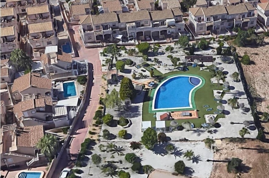 3 chambre Maison de Ville à vendre à La Florida avec piscine - 149 000 € (Ref: 9823663)