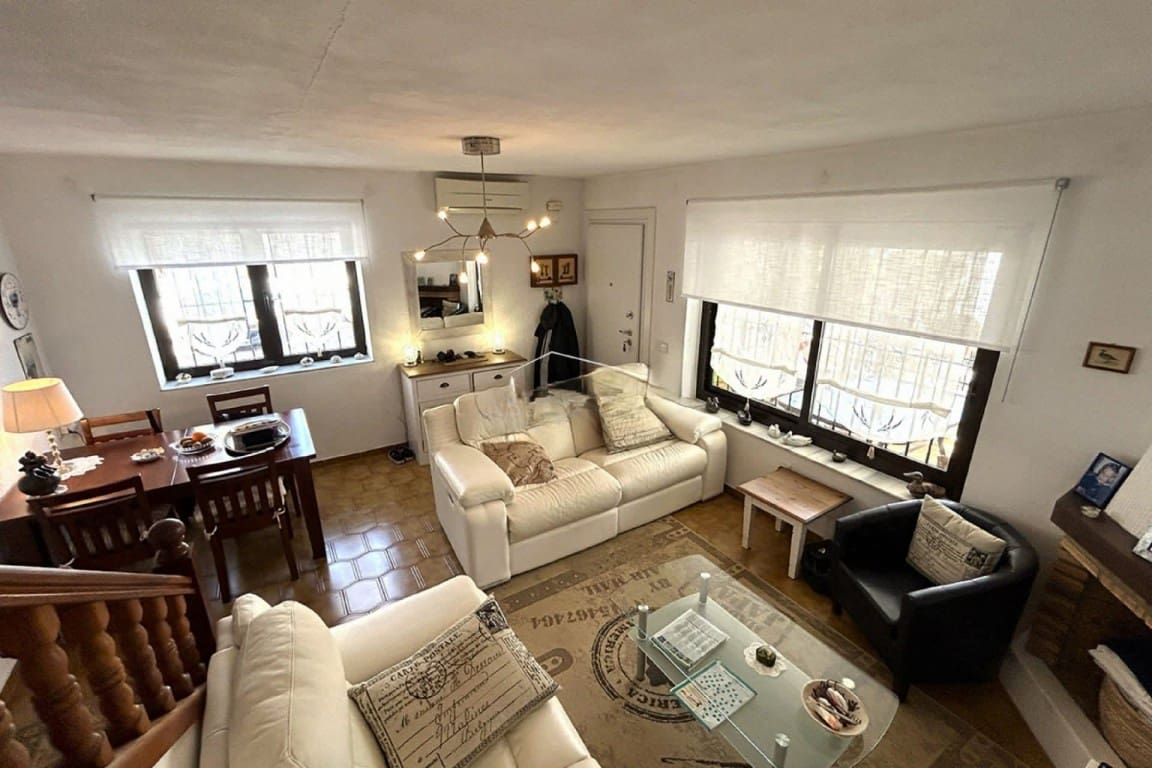 3 bedroom Apartment for sale in Cabo Roig with pool - € 260,000 (Ref: 9823664)