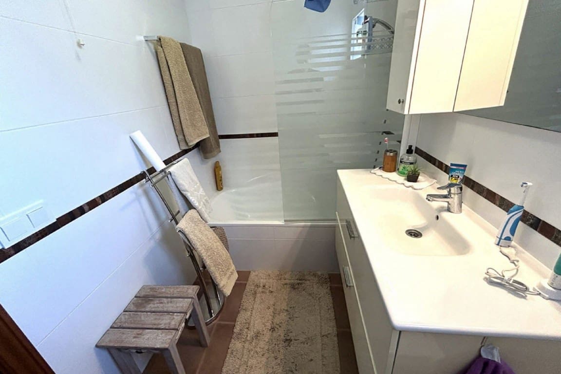 3 bedroom Apartment for sale in Cabo Roig with pool - € 260,000 (Ref: 9823664)