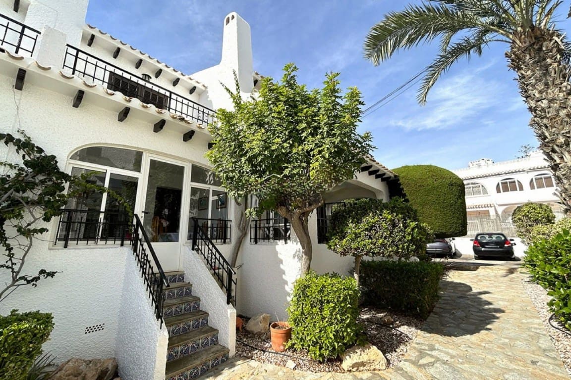 3 bedroom Apartment for sale in Cabo Roig with pool - € 260,000 (Ref: 9823664)
