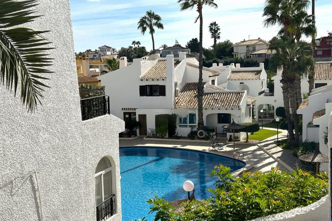3 bedroom Apartment for sale in Cabo Roig with pool - € 260,000 (Ref: 9823664)
