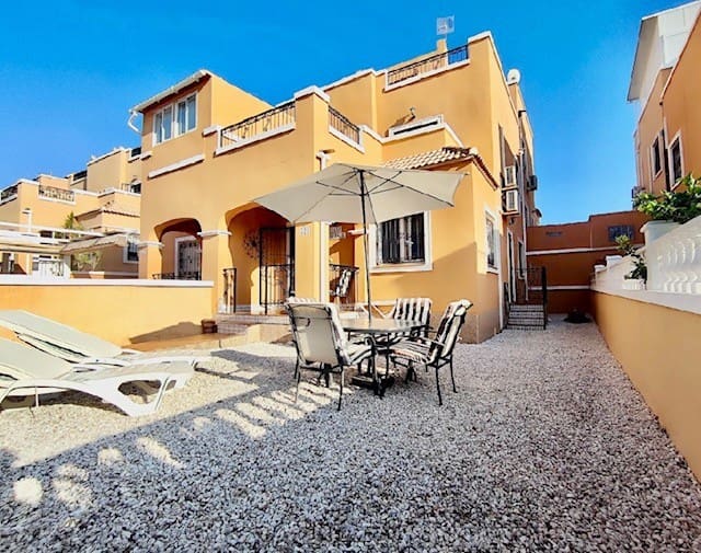 3 Zimmer Villa zu verkaufen in Los Altos mit Pool - 215.000 € (Ref: 9829835)