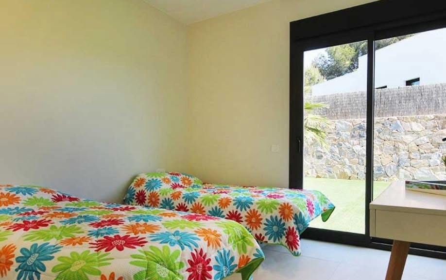 3 soverom Villa til salgs i Las Colinas Golf med svømmebasseng garasje - € 950 000 (Ref: 9833117)