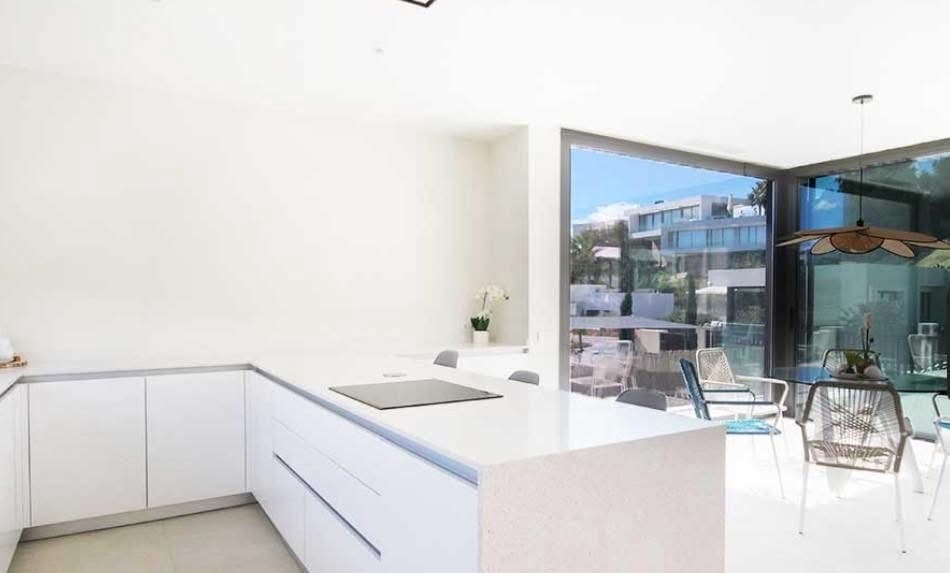 3 soverom Villa til salgs i Las Colinas Golf med svømmebasseng garasje - € 950 000 (Ref: 9833117)