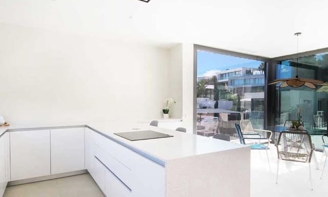 3 soverom Villa til salgs i Las Colinas Golf, Orihuela med svømmebasseng garasje - € 950 000 (Ref: 9833117)