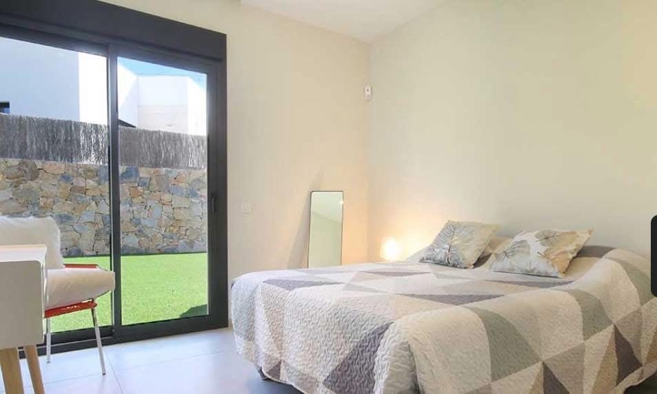 3 soverom Villa til salgs i Las Colinas Golf med svømmebasseng garasje - € 950 000 (Ref: 9833117)