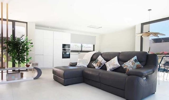 3 soverom Villa til salgs i Las Colinas Golf, Orihuela med svømmebasseng garasje - € 950 000 (Ref: 9833117)