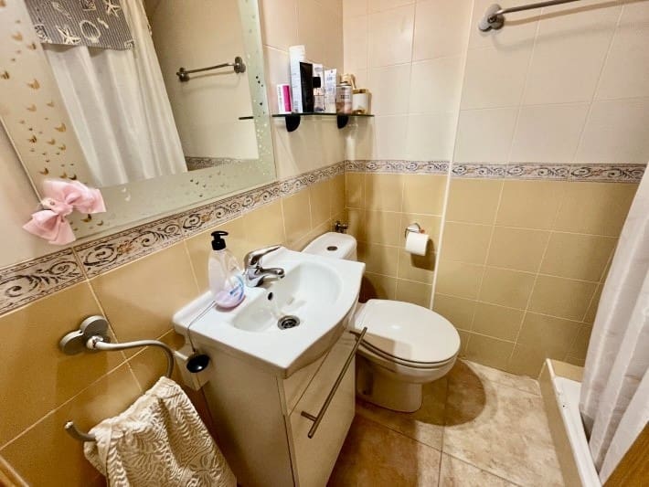 3 soverom Hus til salgs i Los Altos med svømmebasseng garasje - € 199 000 (Ref: 9833120)