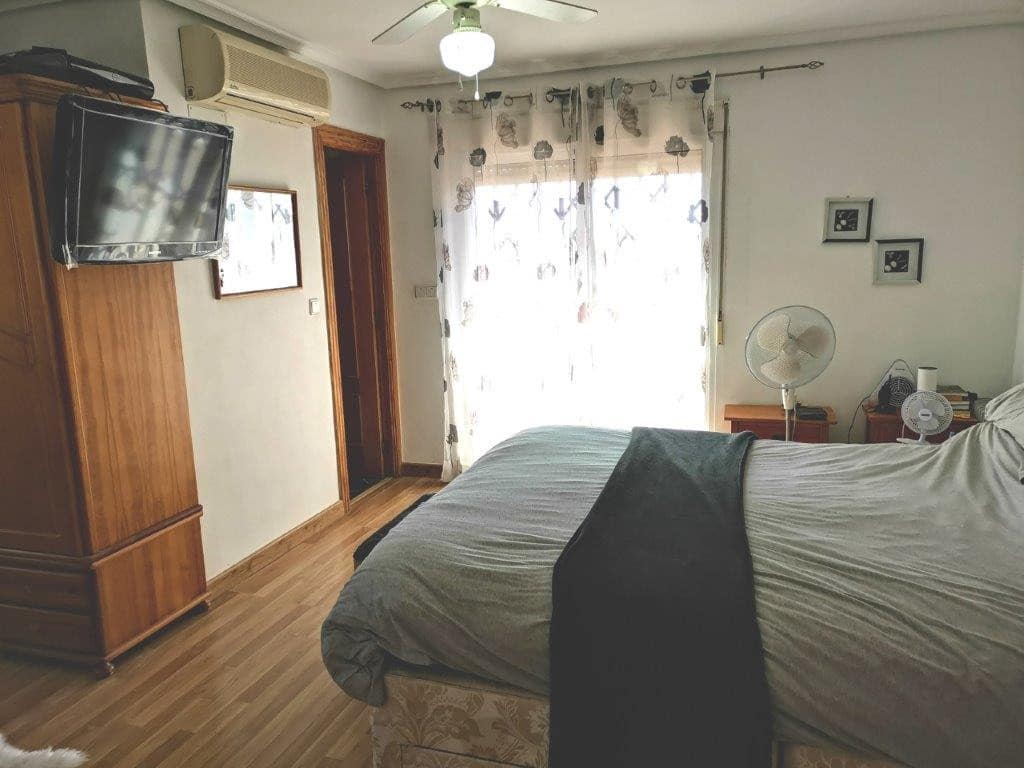 6 Zimmer Villa zu verkaufen in Los Balcones mit Pool - 599.999 € (Ref: 9838299)
