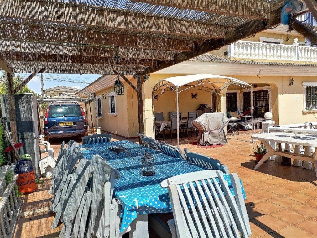 6 Zimmer Villa zu verkaufen in Los Balcones mit Pool - 599.999 € (Ref: 9838299)