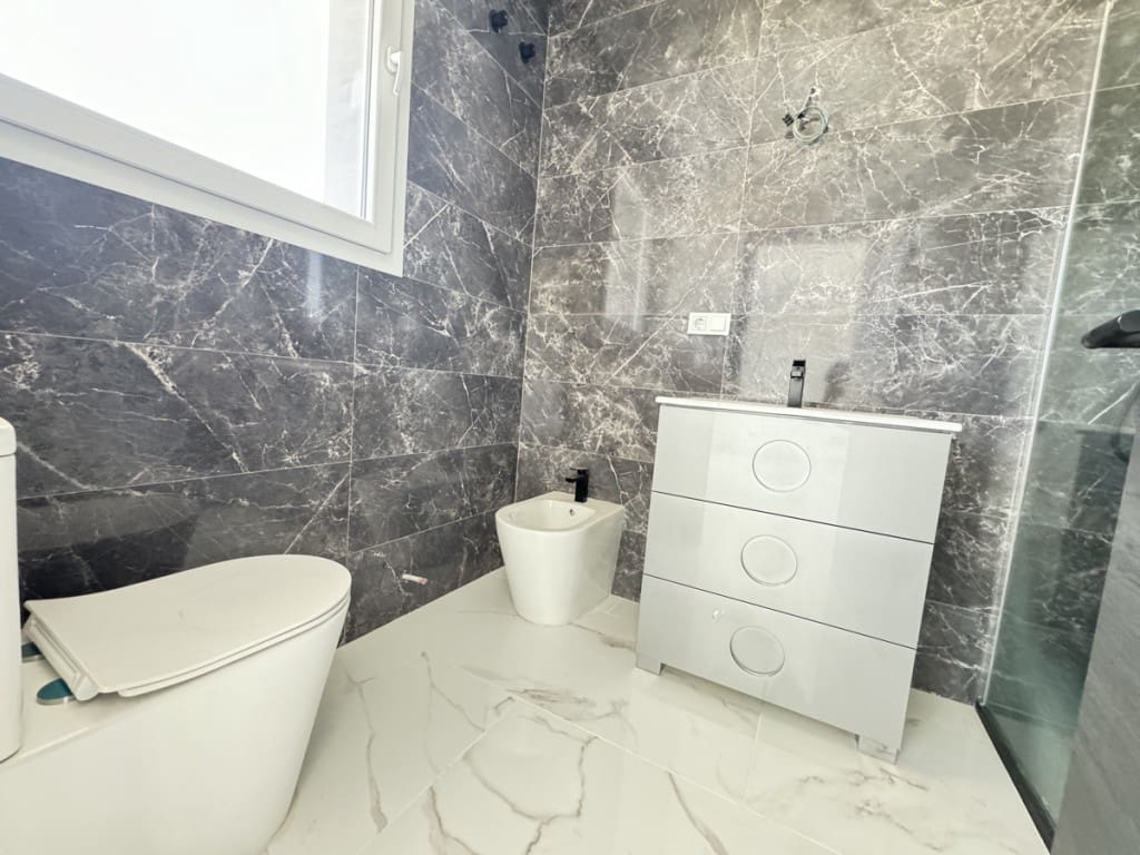 4 Zimmer Villa zu verkaufen in Los Balcones mit Pool Garage - 599.000 € (Ref: 9841223)